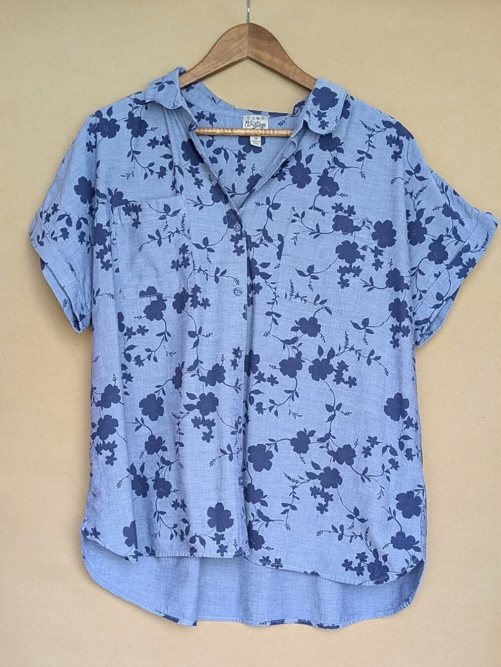 COMO Vintage Blue Floral Button-Up